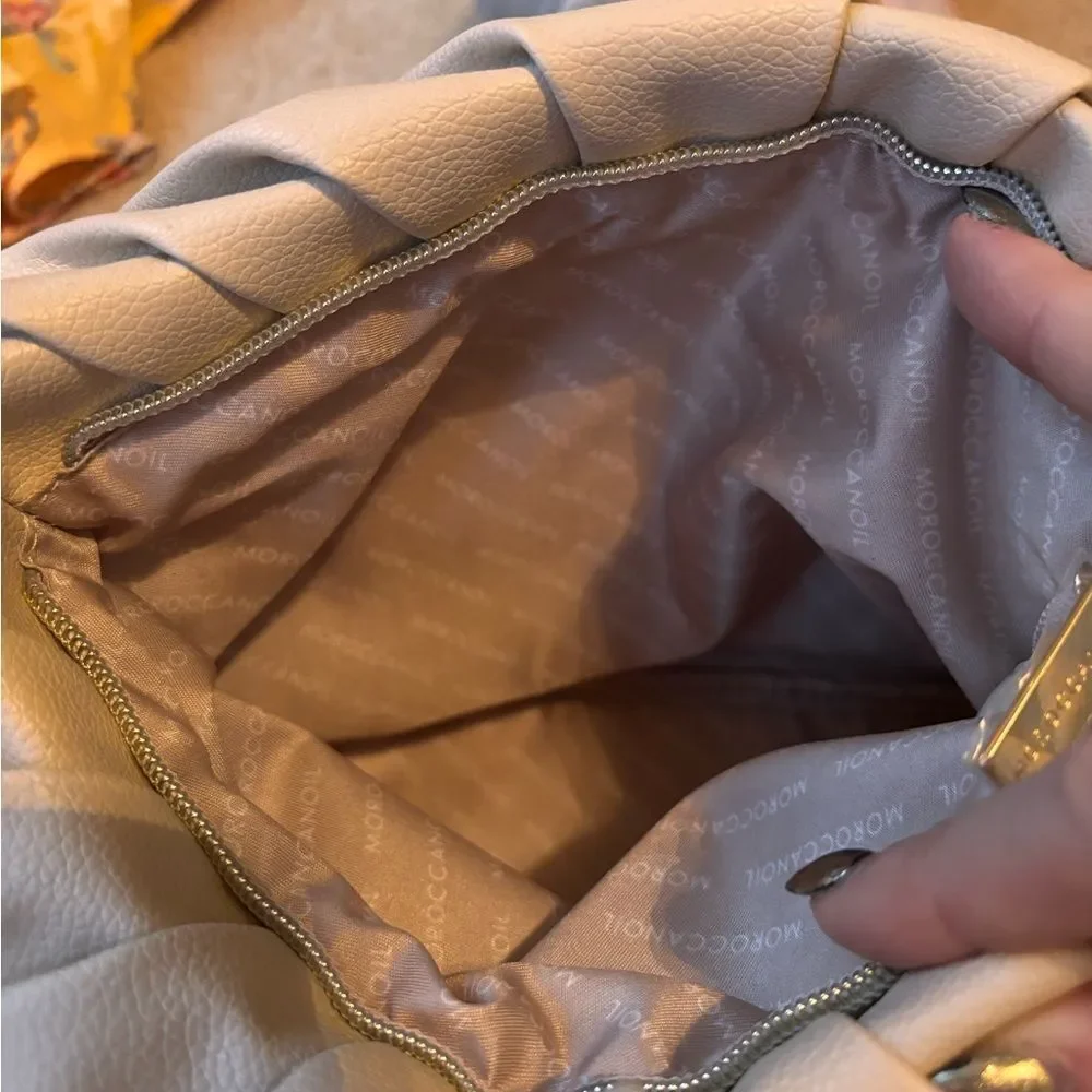 Cream Cosmetic Bag with Smooth Finish